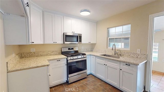 1014 W Andrews, Fresno, CA 93705