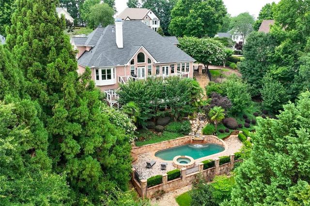 8360 Kenningston Way, Duluth, GA 30097