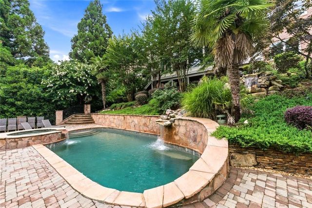 8360 Kenningston Way, Duluth, GA 30097