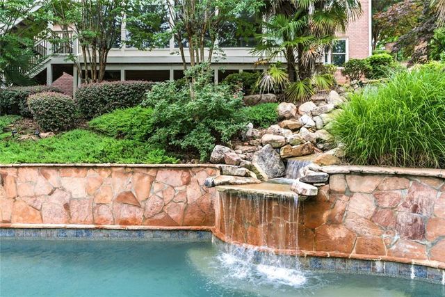 8360 Kenningston Way, Duluth, GA 30097