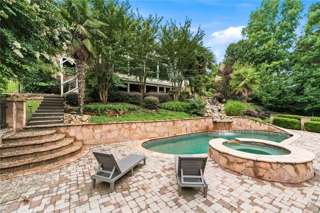 8360 Kenningston Way, Duluth, GA 30097