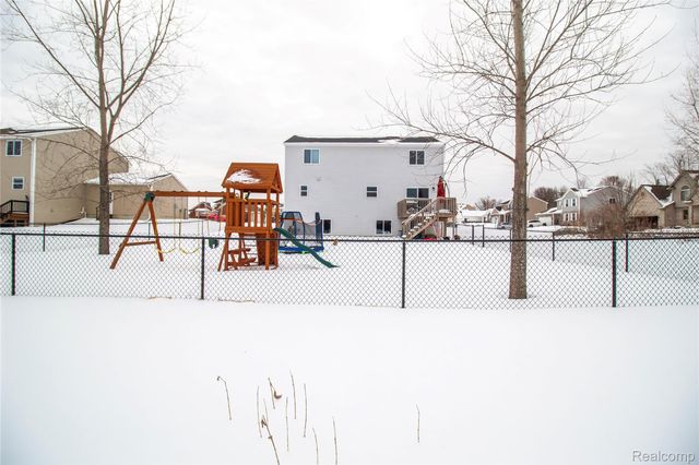 2884 Berkshire Street, Lapeer, MI 48446