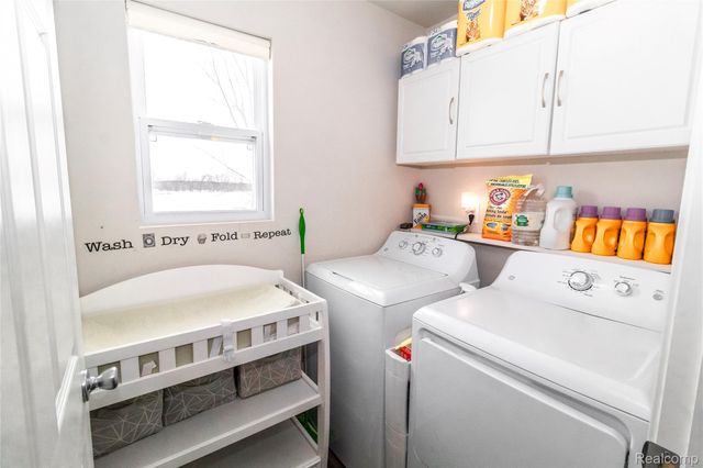 2884 Berkshire Street, Lapeer, MI 48446