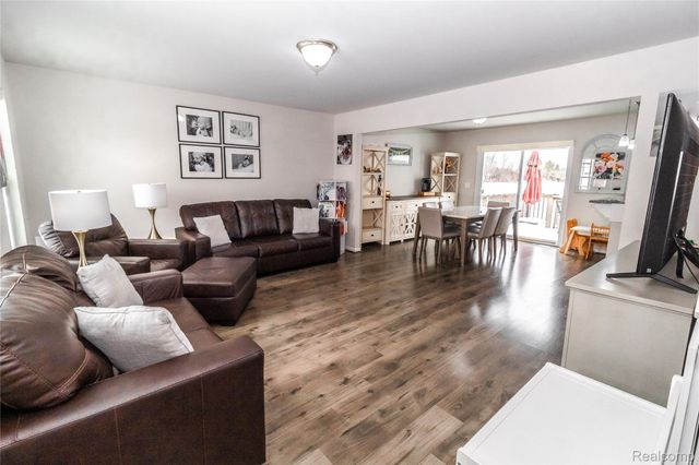 2884 Berkshire Street, Lapeer, MI 48446