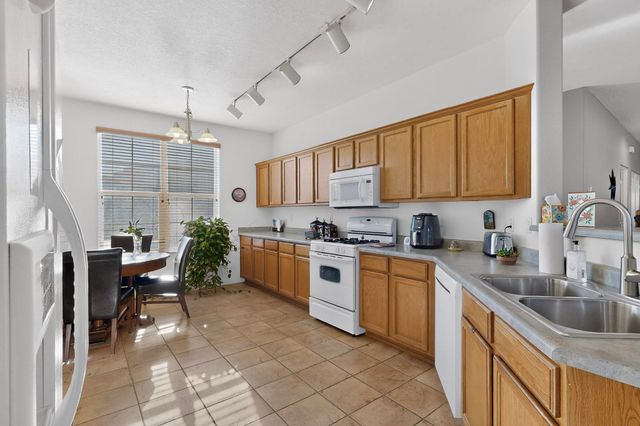 3 Hunters Pass, Santa Fe, NM 87508