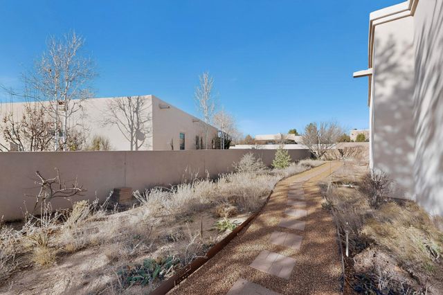 3 Hunters Pass, Santa Fe, NM 87508