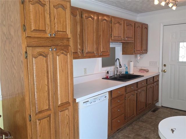 122 Northview Drive, Pilot Mountain, NC 27041