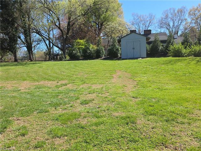 122 Northview Drive, Pilot Mountain, NC 27041