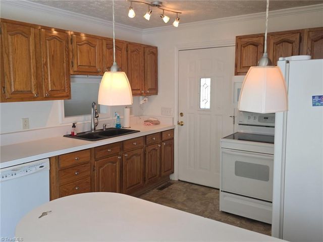 122 Northview Drive, Pilot Mountain, NC 27041