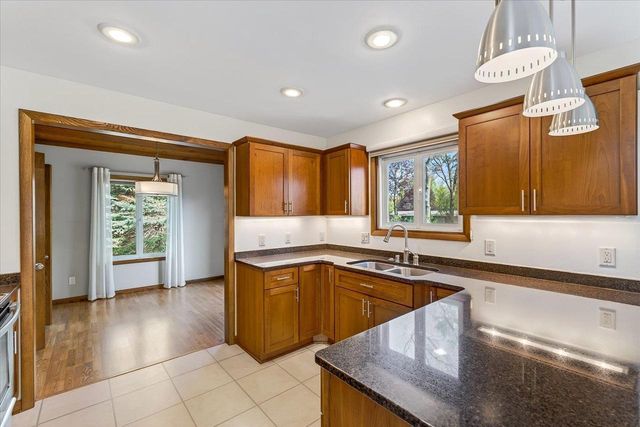 4514 Meadow Wood Circle, Deforest, WI 53532