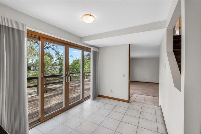 4514 Meadow Wood Circle, Deforest, WI 53532