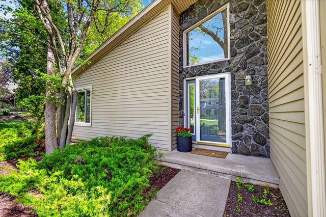 4514 Meadow Wood Circle, Deforest, WI 53532