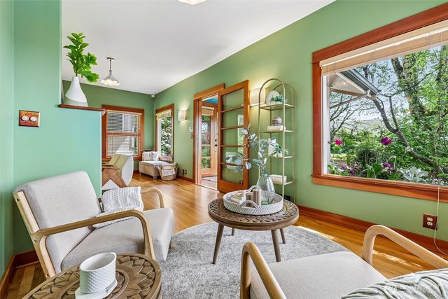 1514 NE 70th Street, Seattle, WA 98115