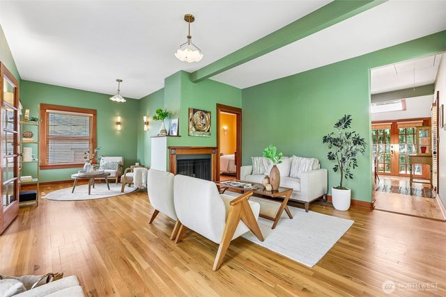 1514 NE 70th Street, Seattle, WA 98115