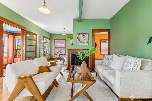 1514 NE 70th Street, Seattle, WA 98115