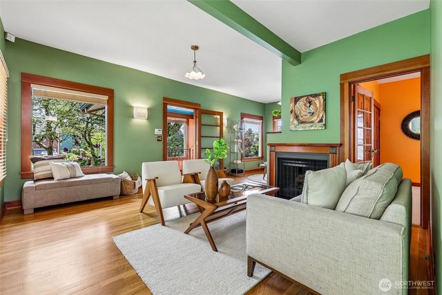1514 NE 70th Street, Seattle, WA 98115