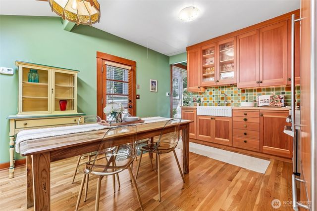 1514 NE 70th Street, Seattle, WA 98115