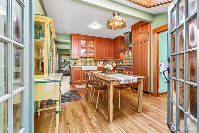 1514 NE 70th Street, Seattle, WA 98115