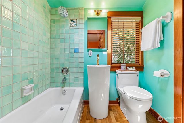1514 NE 70th Street, Seattle, WA 98115