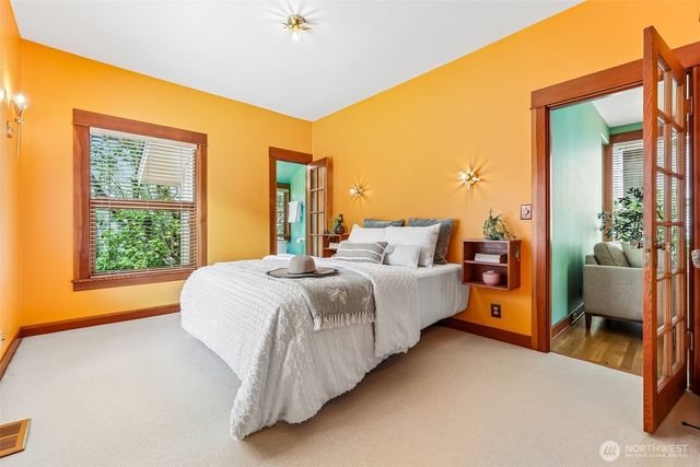 1514 NE 70th Street, Seattle, WA 98115