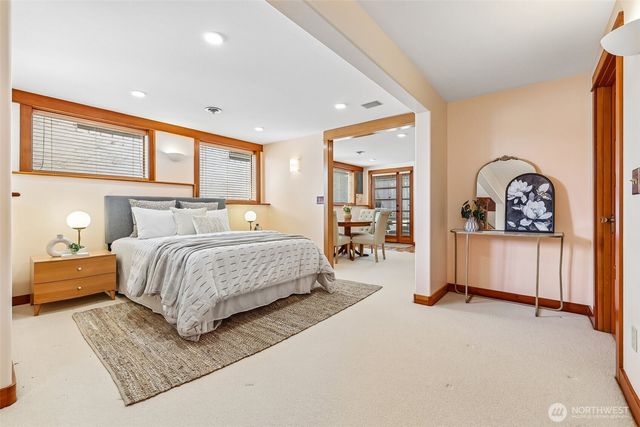 1514 NE 70th Street, Seattle, WA 98115