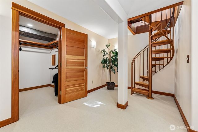 1514 NE 70th Street, Seattle, WA 98115