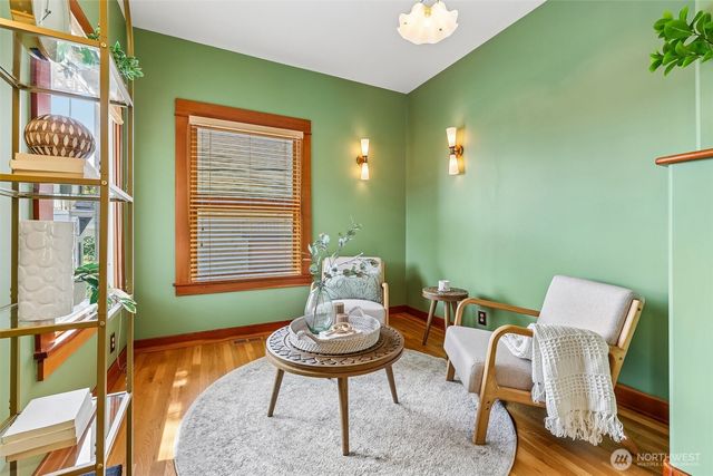 1514 NE 70th Street, Seattle, WA 98115