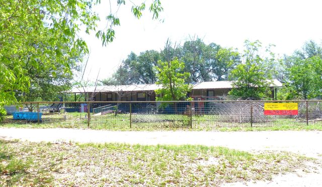 2402 Walnut, Brady, TX 76825