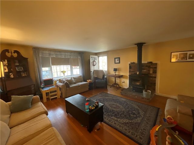 232 Quaker Lane, Scituate, RI 02857