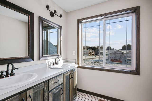 1984 Norma Way, Lino Lakes, MN 55038