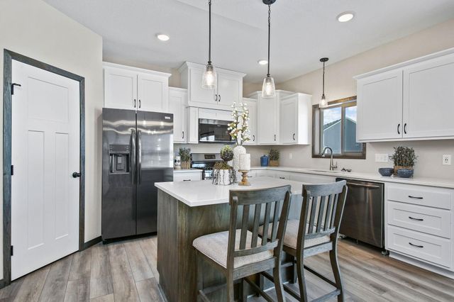 1984 Norma Way, Lino Lakes, MN 55038