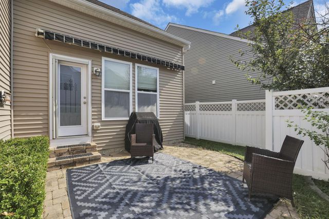 4498 Snowy Meadow Drive, Grove City, OH 43123