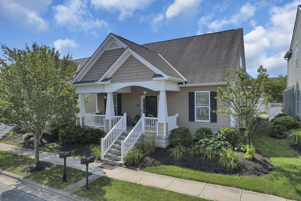 4498 Snowy Meadow Drive, Grove City, OH 43123