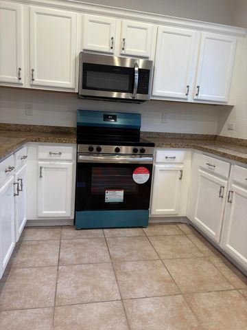 833 Millbrae Court 4, West Palm Beach, FL 33401