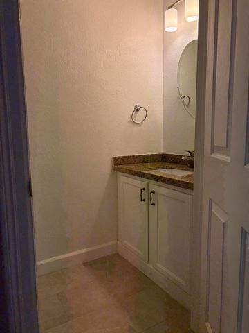 833 Millbrae Court 4, West Palm Beach, FL 33401