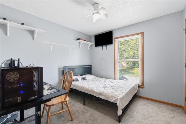 1113 SW Breckenridge Court, Blue Springs, MO 64015
