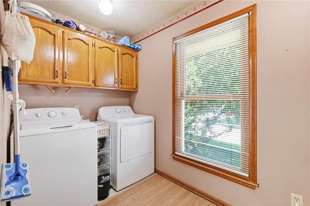 1113 SW Breckenridge Court, Blue Springs, MO 64015
