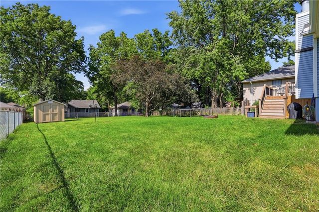 1113 SW Breckenridge Court, Blue Springs, MO 64015
