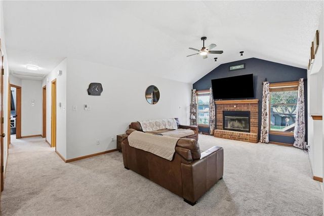 1113 SW Breckenridge Court, Blue Springs, MO 64015