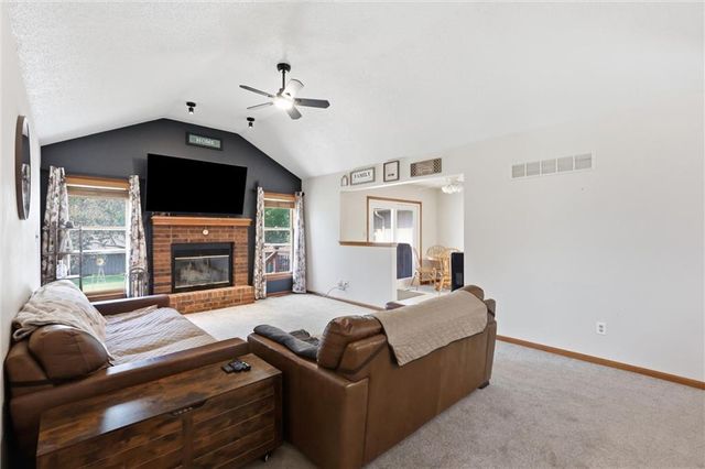 1113 SW Breckenridge Court, Blue Springs, MO 64015