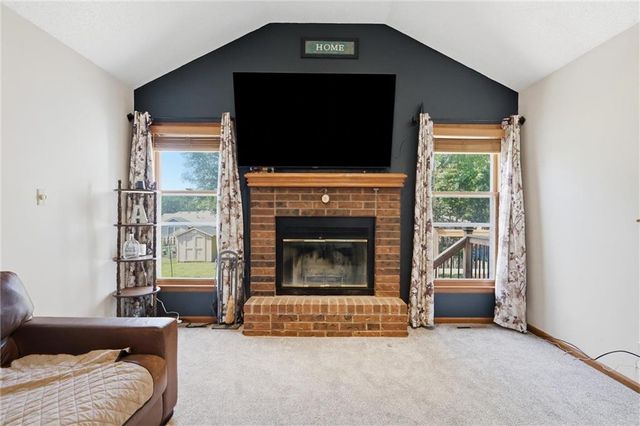 1113 SW Breckenridge Court, Blue Springs, MO 64015