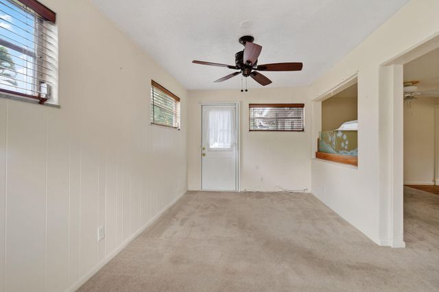 11 Windsor Road E, Jupiter, FL 33469