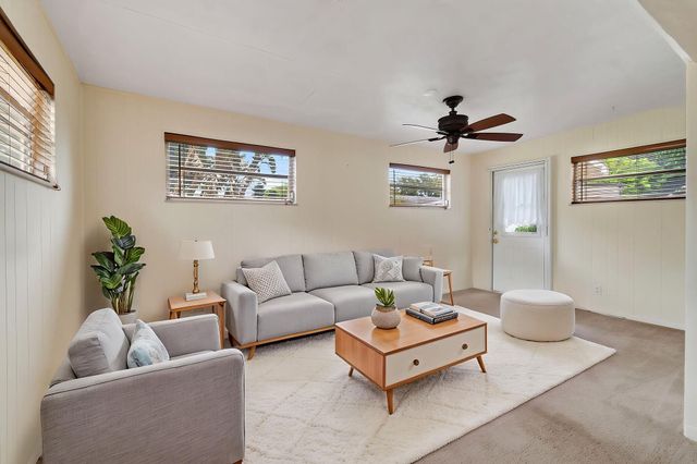 11 Windsor Road E, Jupiter, FL 33469