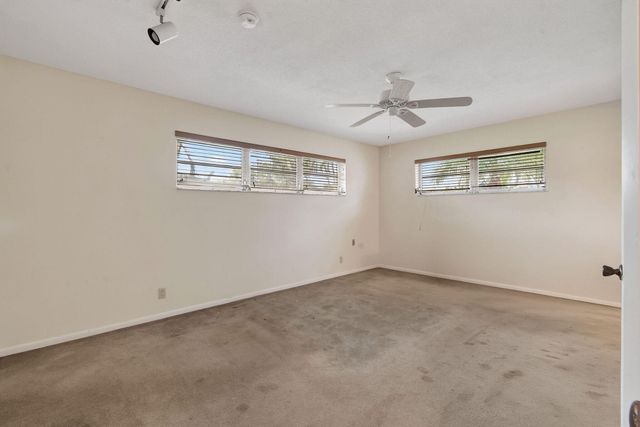 11 Windsor Road E, Jupiter, FL 33469