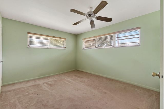 11 Windsor Road E, Jupiter, FL 33469