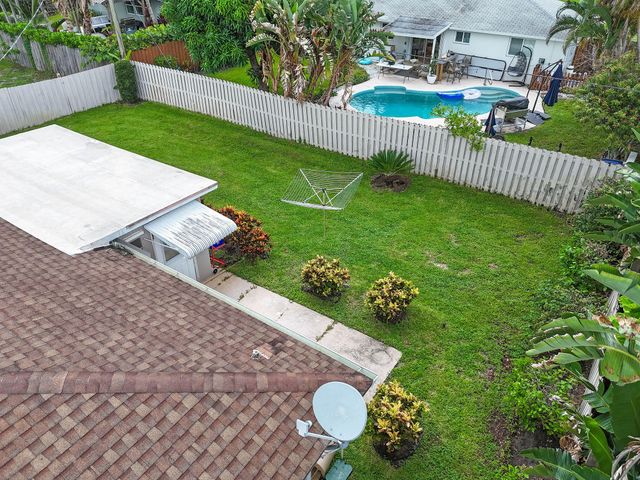 11 Windsor Road E, Jupiter, FL 33469