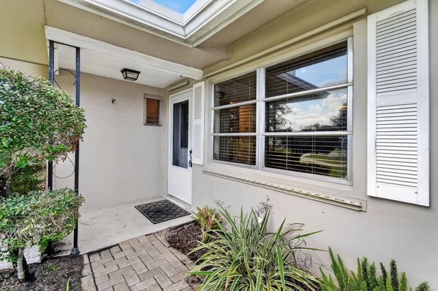 11 Windsor Road E, Jupiter, FL 33469