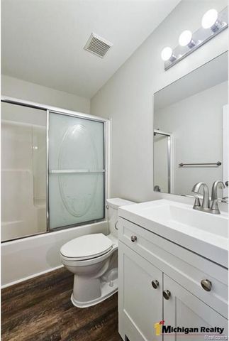 11764 Farmington Road 43, Livonia, MI 48150