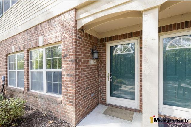 11764 Farmington Road 43, Livonia, MI 48150