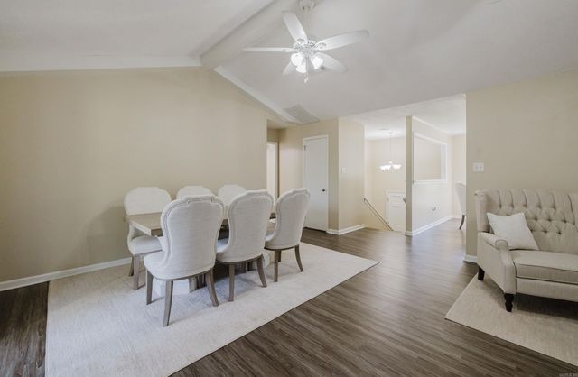 11924 Pleasant Forest Dr, Little Rock, AR 72212